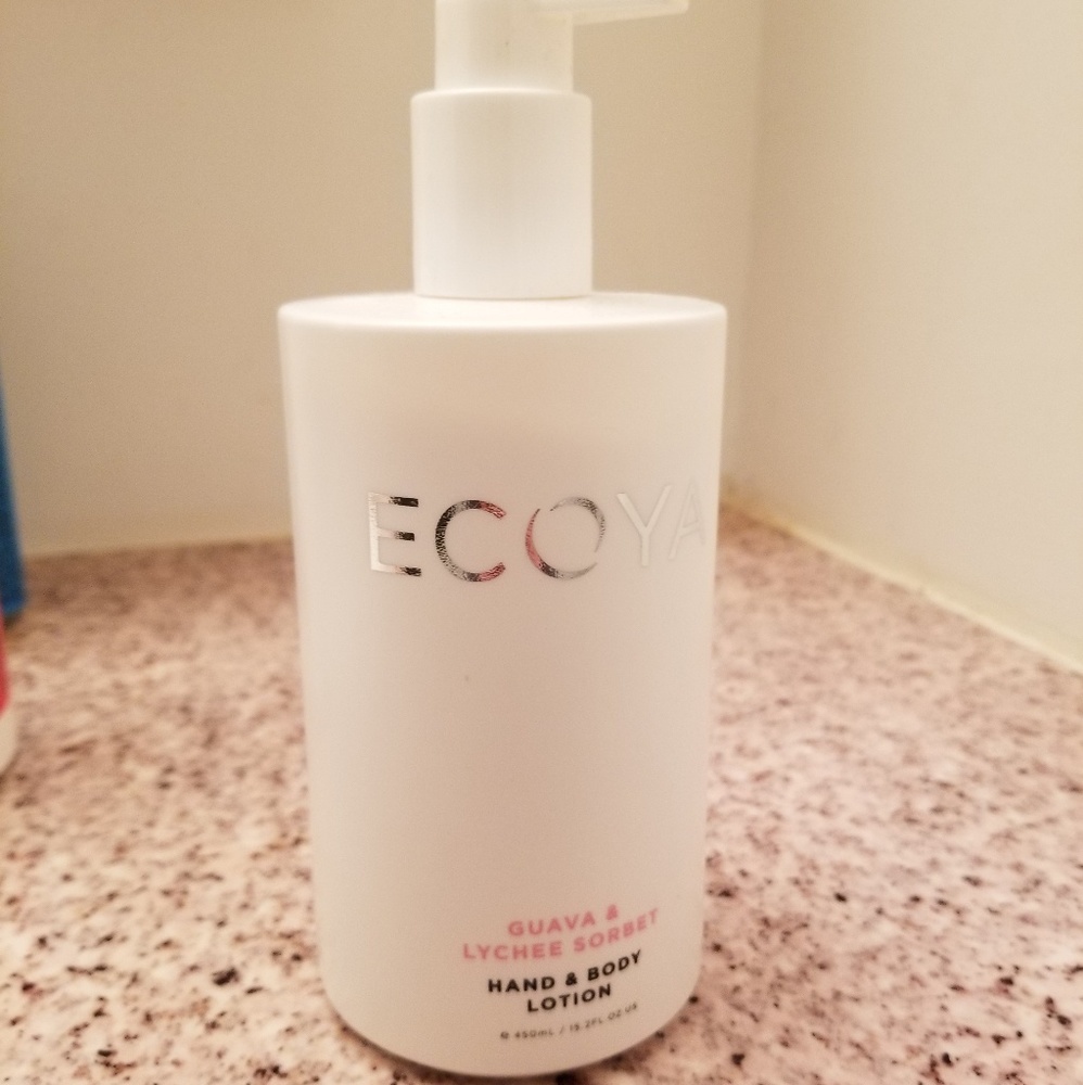 🚫SOLD✔  Ecoya Guava & Lychee Sorbet body lotion